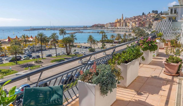 Stunning 2BR Top-Floor Apt with A/C, Sea View Terrace, Near Beach & Center