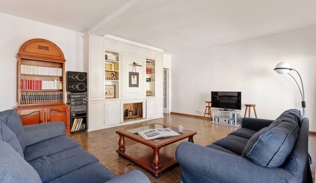 Stunning 5BR Apt with Sagrada Familia Views & Terrace - Ideal for Groups & Remote Work