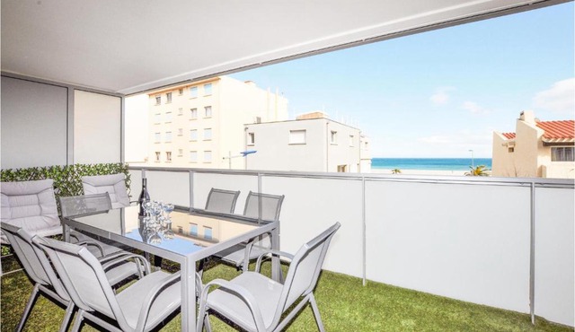 Stunning Apartment In Canet En Roussillon