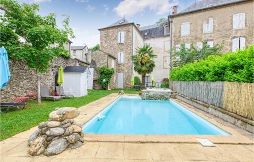 Stunning Apartment In Saint Jean Du Bruel