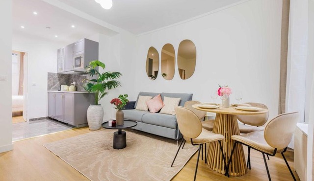 Stylish Apartment 3 Min from Haussmann, Sleeps4