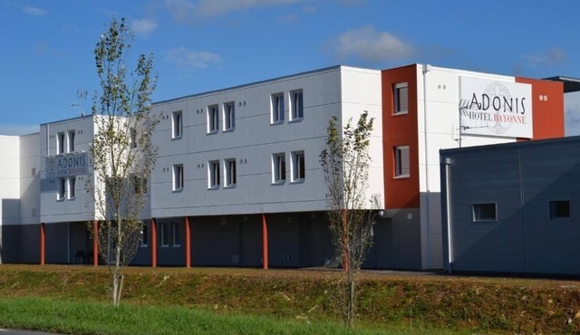 Stylish French Bayonne Suite | 5.1 Miles to Riverside Activities and Cafés