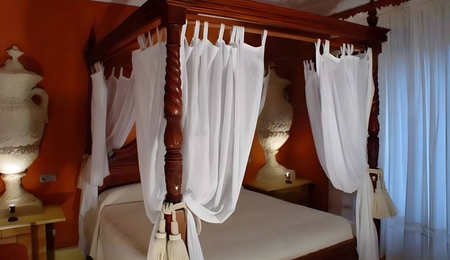 Suite 3 with Mountain Views, Shared Terrace, and Wi-Fi
