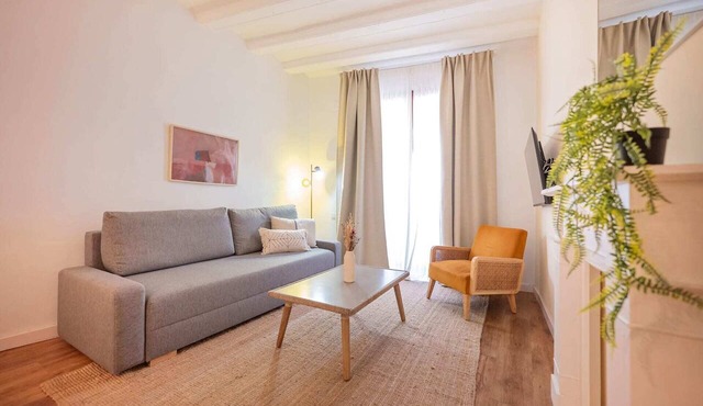 Sweett | Gothic II - Three Bedroom Apartment, Sleeps 7