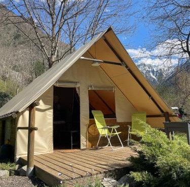 Tente de 4 personnes en pleine nature