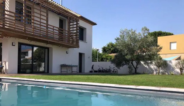 The standing - Architect's villa with swimming pool!