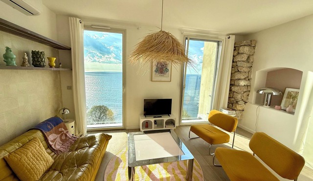 Totem lodge, sea view, 5 min walk from Monaco