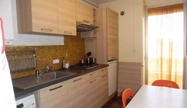 Two-room apartment with ocean views in Port-Neuf