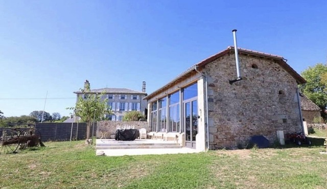 Unusual dwelling (former pigsty) - ALL IN