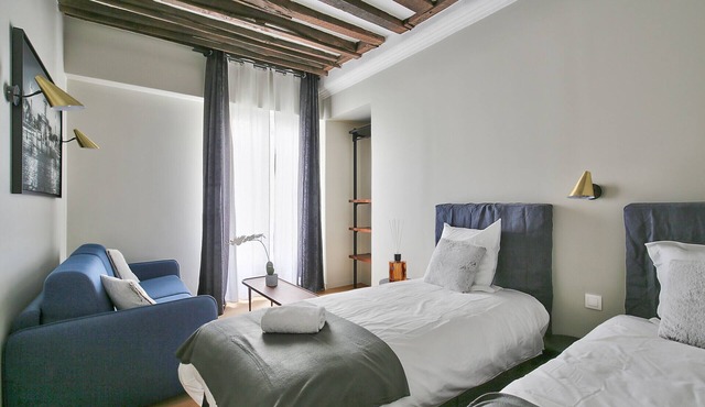 Urban Flat 70 B - Authentic Parisian Flat