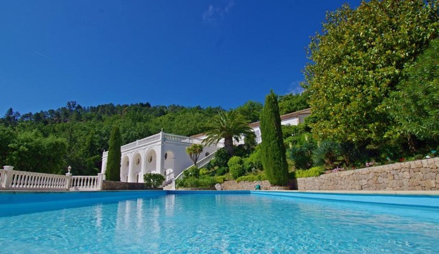 VASTE APPARTEMENT LUXUEUX DANS DOMAINE SECURISE PISCINE