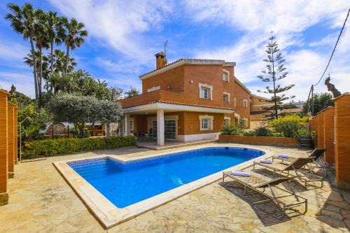 VILADOMAT BEACH - Only Families Villa