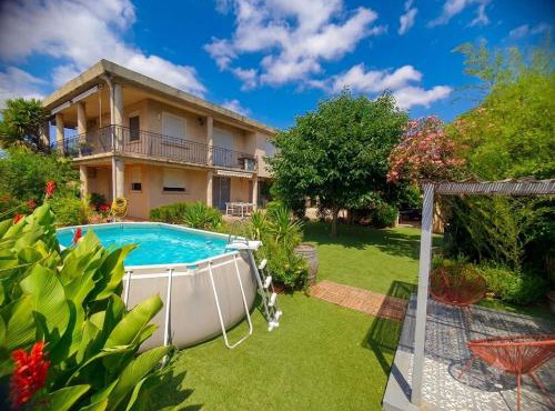Villa 2 appartements, piscine, jeux, jardin clos