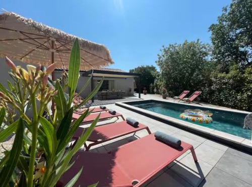 Villa 5 étoiles, 10p, 5ch, piscine chauffée d'avril à octobre inclus 'CASA FAMILIA'