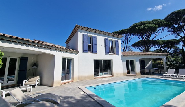 Villa Antoinette - a luxury villa in the Gulf of Saint Tropez with A/C and pool