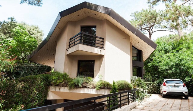 Villa Between the Pines and the Beach – Sleeps 8 – Pereire