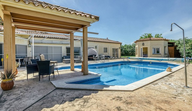 Villa 'Can Miquel' with Private Pool, Wi-Fi and Air Conditioning