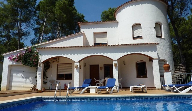 Villa "El Castillito" with Pool, Terrace & Wi-Fi