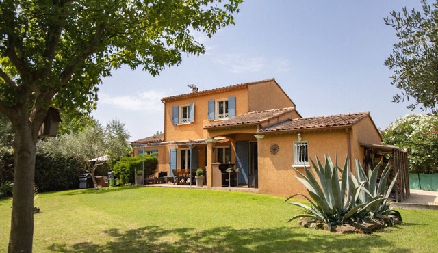 Villa "Loane" holiday rental with swimming pool