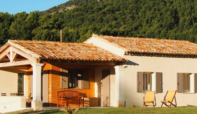 Villa Garance with air conditioning (bedroom, living room, and kitchen)