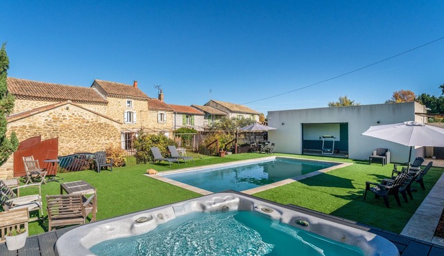 Villa 'Lila Mas' with Private Pool, Wi-Fi and Air Conditioning