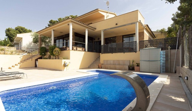 Villa Meritxell: Vistas increibles, Piscina privada, Barbacoa