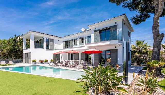 Villa Miami - Six Bedroom Villa, Sleeps 12