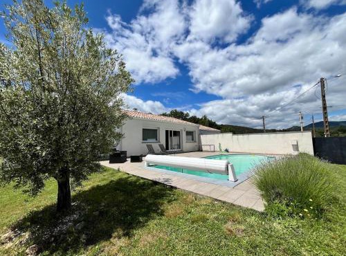 Villa moderne avec piscine