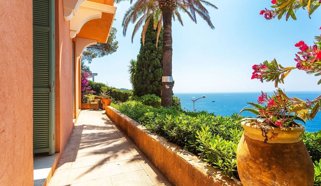 VILLA REVE D'AZUR VI4353 bY Riviera Holiday Homes