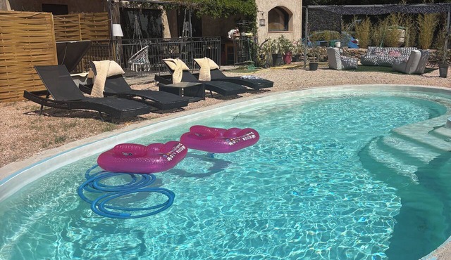 Villa with Pool for 8+2 People in the Luberon