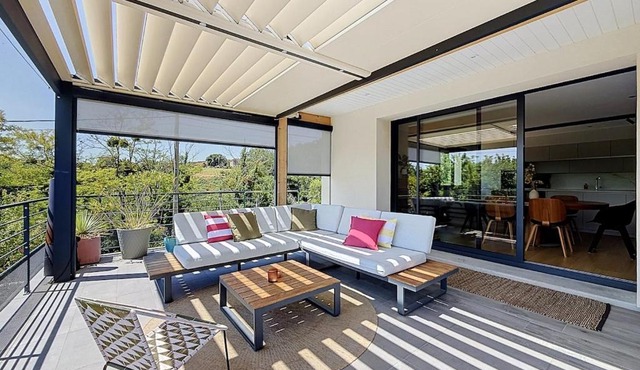 Villa with pool, quiet and not overlooked