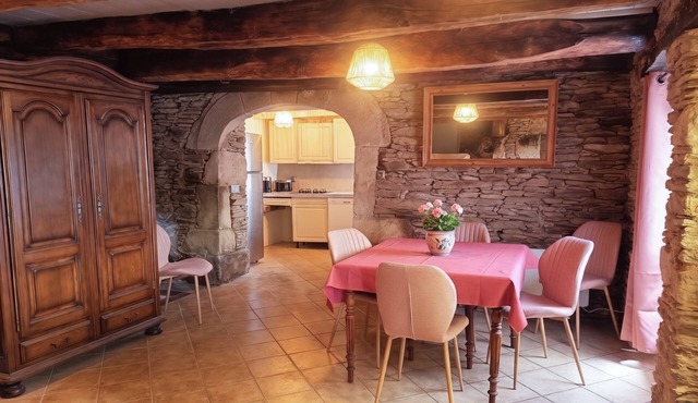 Village house, sleeps 6, quiet location