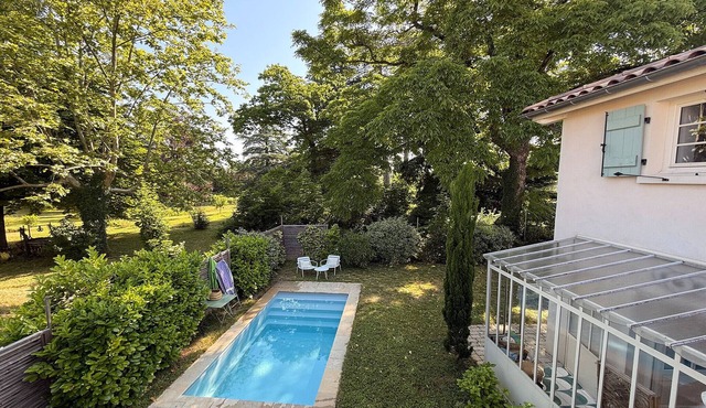 Villageoise – Charming family home with a pool.