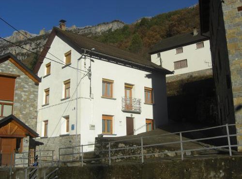 Vivienda Lanzón