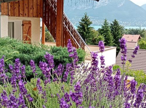 VUE LAC LODGES