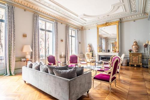 Wagram Luxury Palace