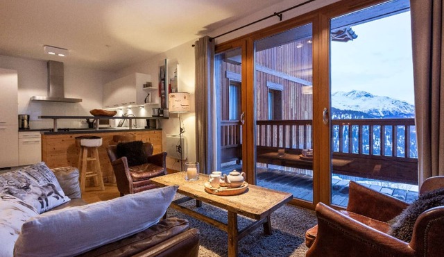 Welcome to Miravidi 4*, located at the foot of the slopes 7 nights from Sunday t