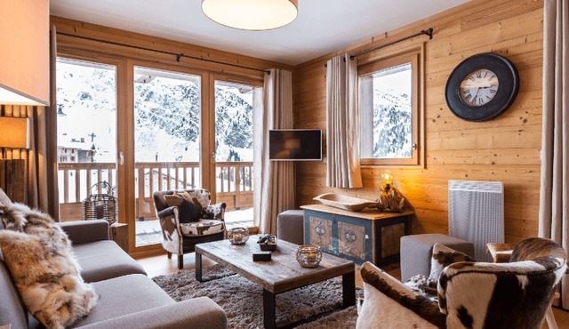 Welcome to Miravidi 4*, located at the foot of the slopes 7 nights from Sunday t