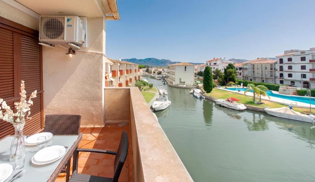 WELCS APARTAMENTO 406 EMP con vistas al canal