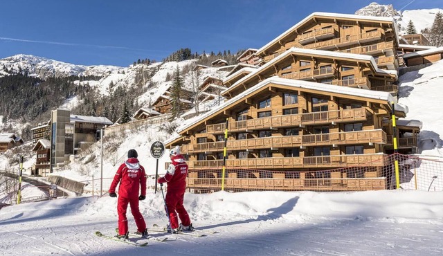 Wifi, 100m from resort center, view mountain, fitness, swimming pool, sauna, hammam, balcony