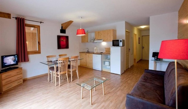 Wifi, fitness, swimming pool, sauna, hammam, terrace, balcony, parking, tv, ski locker, 25m², Orelle