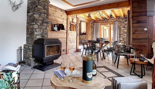 Wifi, view mountain, terrace, fireplace or stove, ski locker, 157m², Saint Martin de Belleville