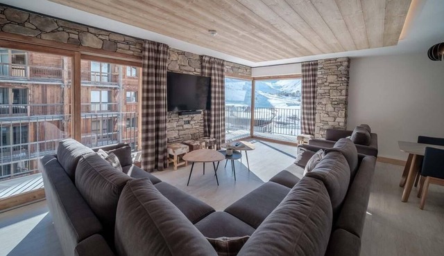 Wifi, resort center, 4th floor, swimming pool, sauna, hammam, balcony, tv, ski locker, 215m², Tignes