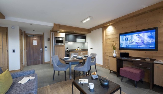 Wifi, resort center, fitness, swimming pool, sauna, hammam, balcony, parking, tv, ski locker, 40m²
