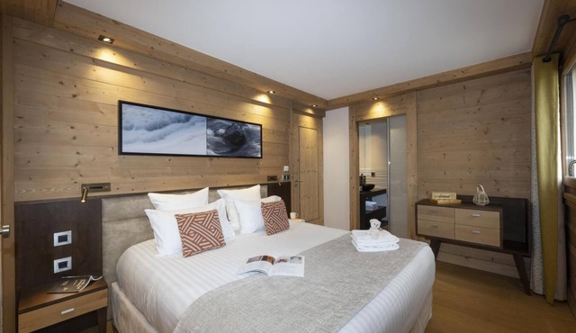 Wifi, resort center, fitness, swimming pool, sauna, hammam, balcony, parking, tv, ski locker, 83m²