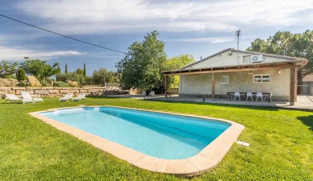 Wonderful Holiday Home Mas de l' Anneta