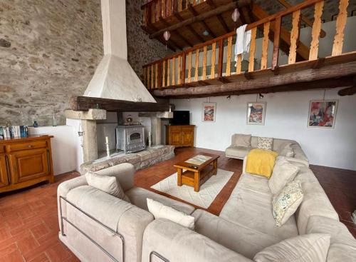 Wood Lodge - beach- Skiing - Thermal Baths