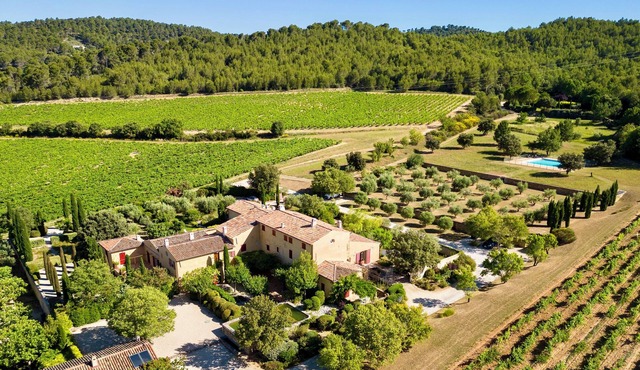 Your own corner of Provence in a 18th century typical bastide