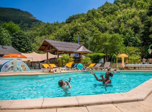 ZEcamping 3 étoiles club enfant équitation piscine chauffée