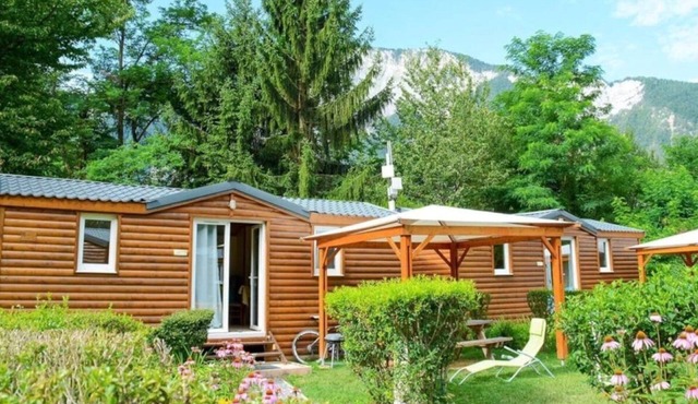 ZEcamping 4 étoiles avec piscine couverte chauffée au pied de l'Alpe d'Huez